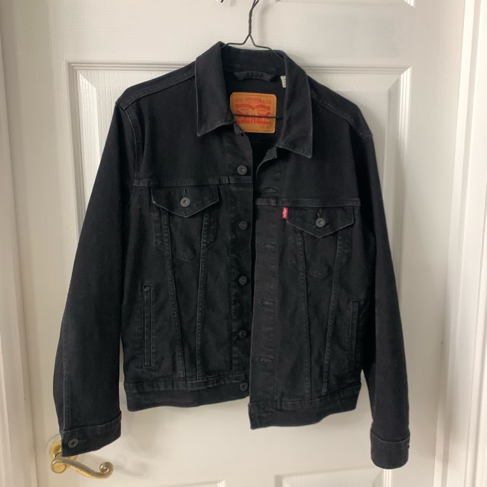 Black denim Levi’s trucker jacket